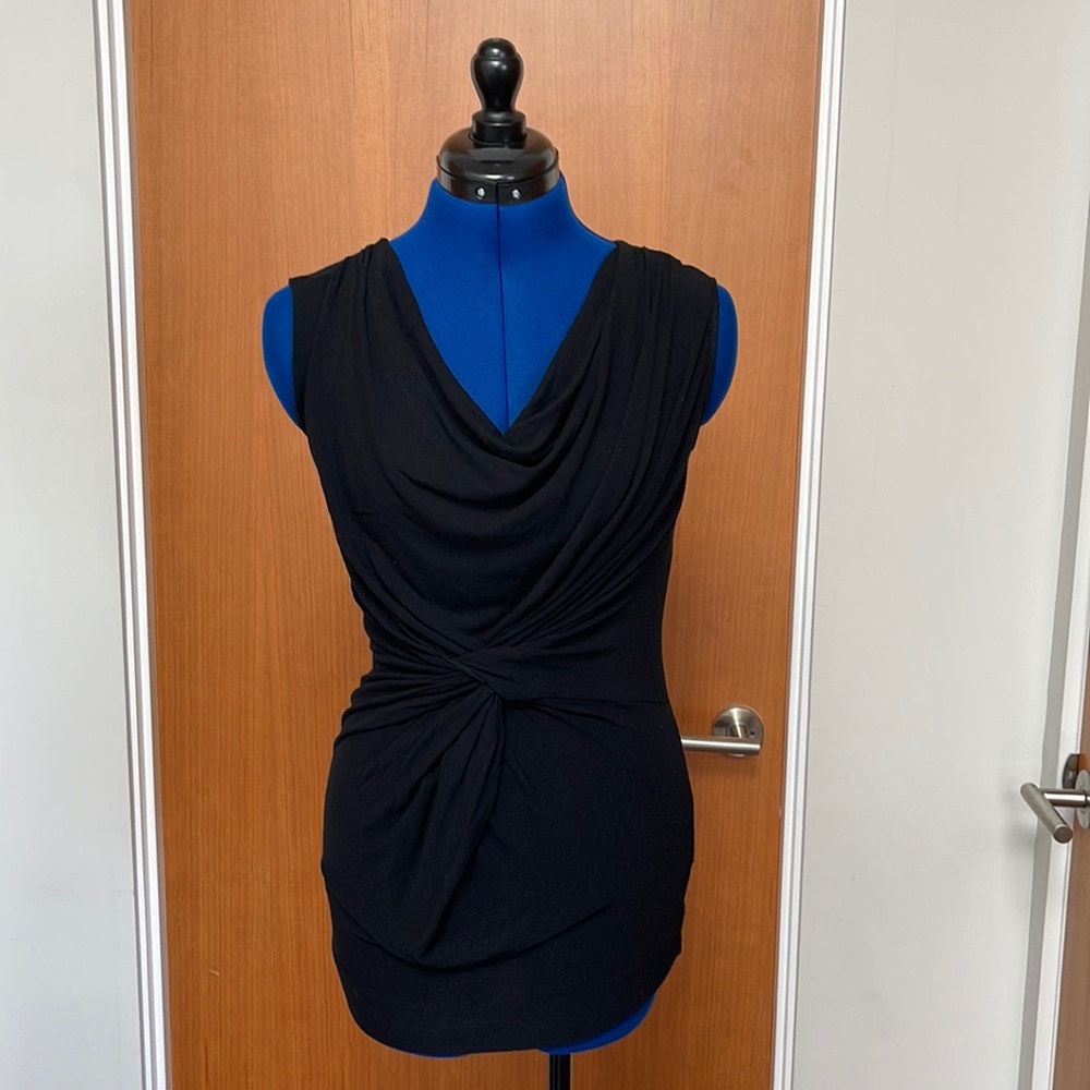 Beautiful Black Detailed Sleeveless Shirt
